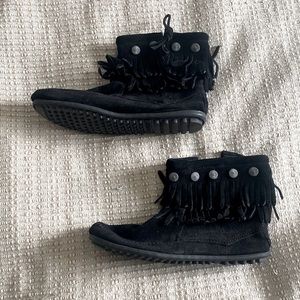 Minnetonka Black Moccasins - almost new!